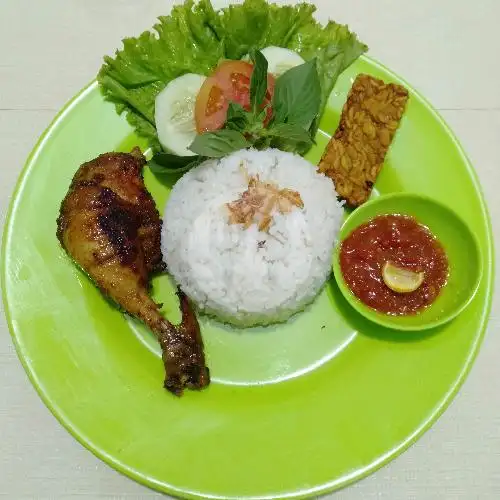 Gambar Makanan Wr. Menantu Ayam Bakar Madu & Ikan Bakar, Denpasar 5