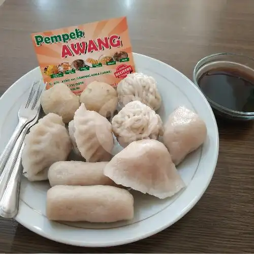 Gambar Makanan Pempek Awang, Kol Atmo 5