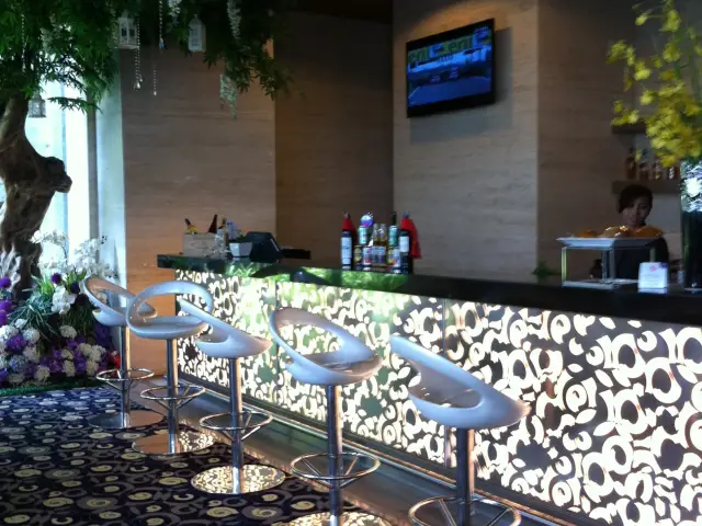 Gambar Makanan Crystal Lobby Lounge - Grand Mercure 5