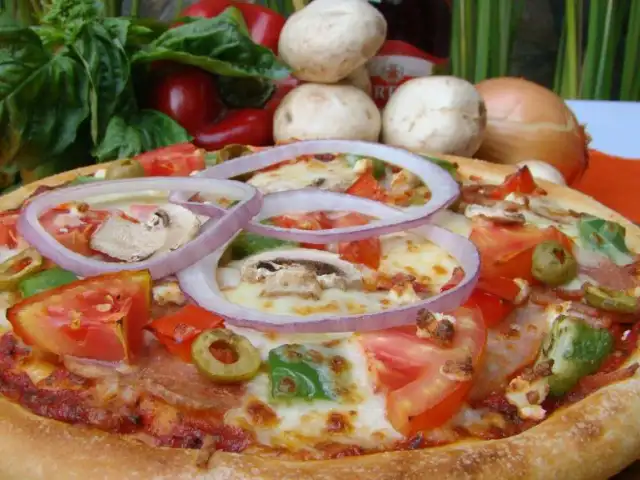 Gambar Makanan Salato Pizzeria Legian 2