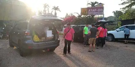 Kedai Makan Bawah Pokok Besar