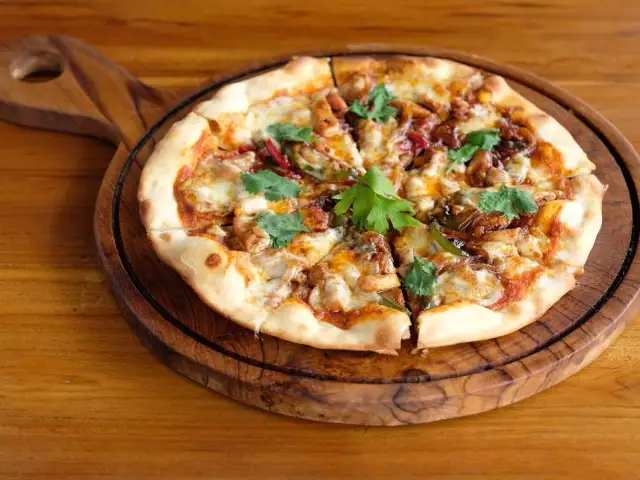 Gambar Makanan Tomato Pizza Ubud 8