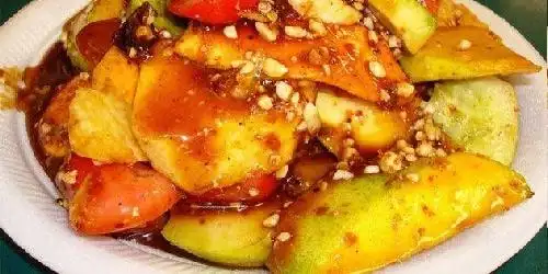 Rujak Manis Dan Salad Bu Sinta, Sukolilo