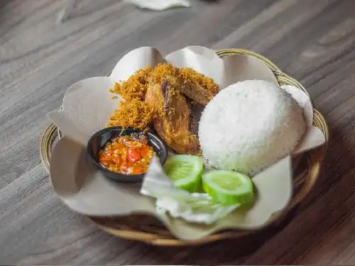 Ayam Goreng Serundeng Echo