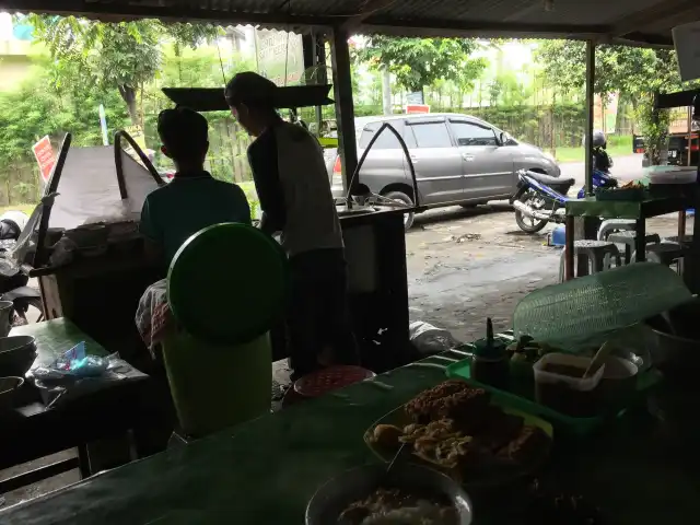 Gambar Makanan Soto Ayam & Sate Kerang Asli Semarang 'Pak Eko Blangkon' 1