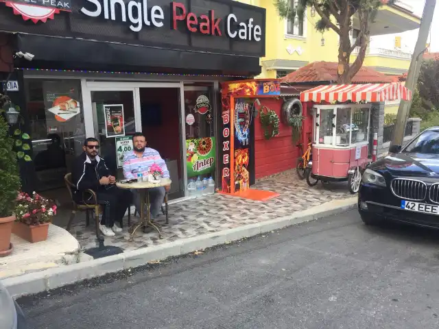 Single Peak Cafe'nin yemek ve ambiyans fotoğrafları 19