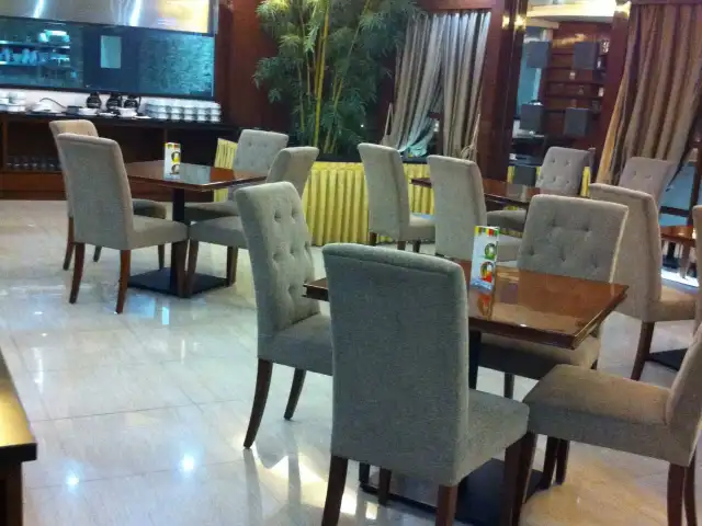 Gambar Makanan Semanggi Coffee Shop - Sofyan Hotel Betawi 4