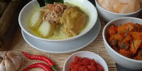 Lontong Opor Dapur Uinuk Sambilegi, Anggrek