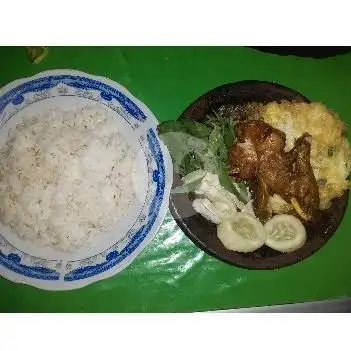 Gambar Makanan Soto Ayam Dan Lalapan Lamongan, Bromo 10