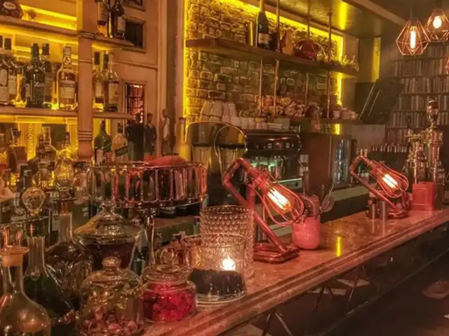 Alexandra Cocktail Bar'nin yemek ve ambiyans fotoğrafları 26