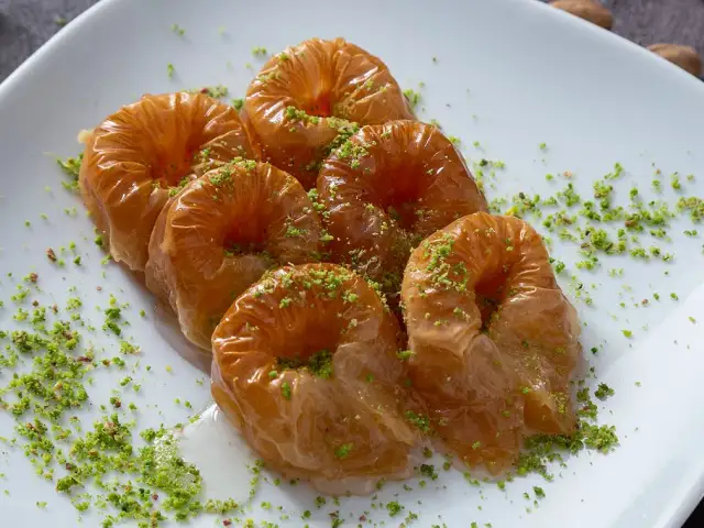 İzol Baklava Börek'nin yemek ve ambiyans fotoğrafları 2