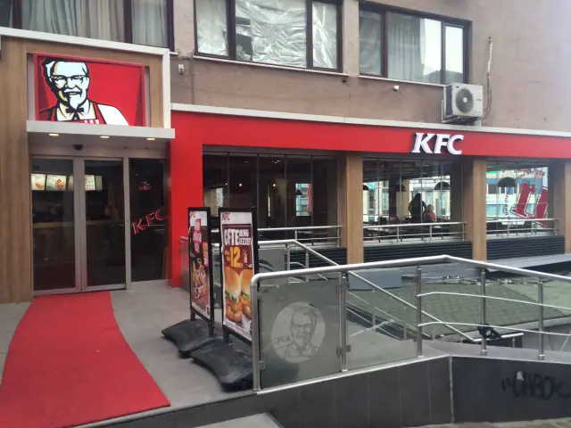 KFC'nin yemek ve ambiyans fotoğrafları 8