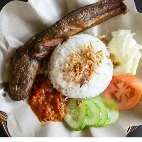 Gambar Makanan PECEL LELE & SEAFOOD CAK ARI,Jl.Raya Pos Pengumben 6