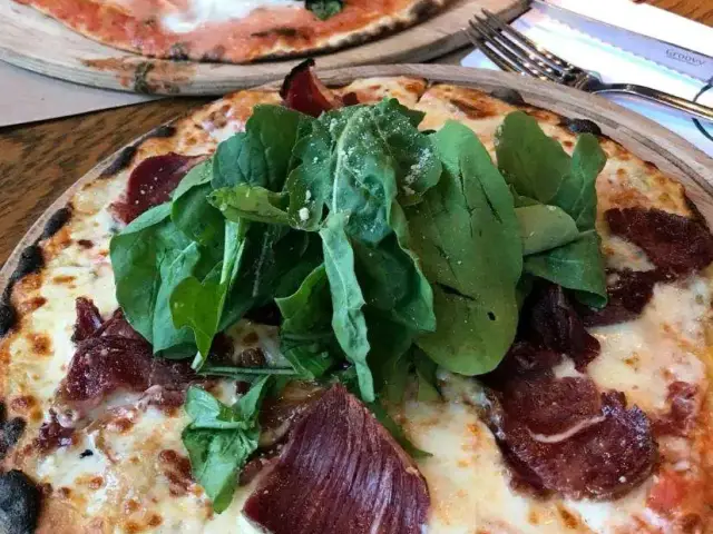Pizza Locale'nin yemek ve ambiyans fotoğrafları 31