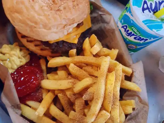 Loqum Burger'nin yemek ve ambiyans fotoğrafları 11