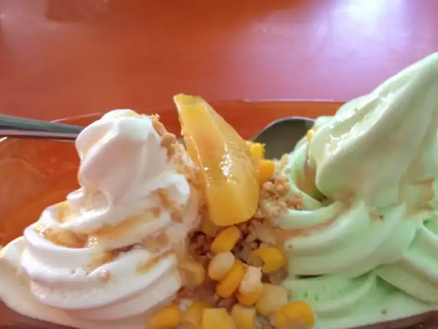 Sunny Hill Ice-Cream Shop Food Photo 10