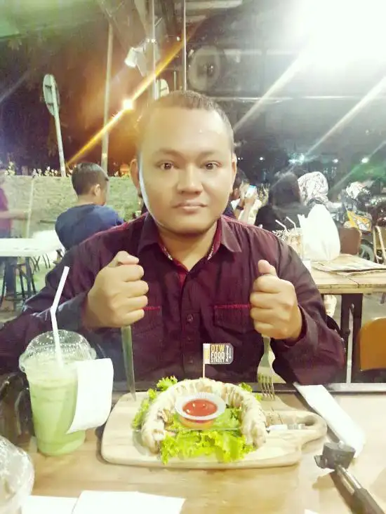 Gambar Makanan OtW Food Street Gading 10