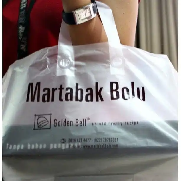 Gambar Makanan Martabak Bolu Golden Bell 3