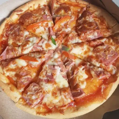 Gambar Makanan 1 Pizza Is Never Enough, Neglasari 18