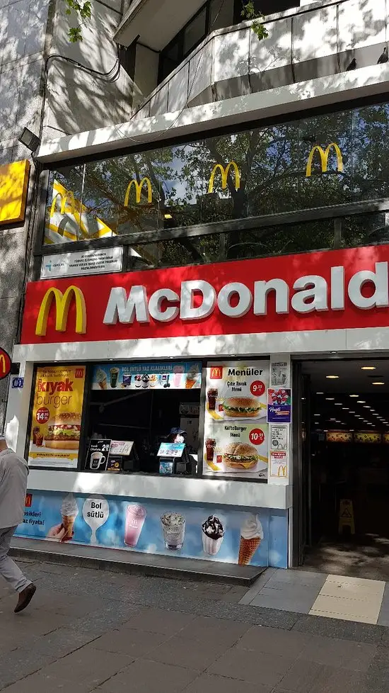 McDonald's'nin yemek ve ambiyans fotoğrafları 66