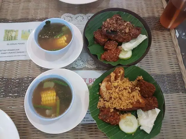 Gambar Makanan Ayam Penyet Ria "Khas Bu Ruth" 16