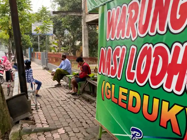 Warung Nasi Lodho Gledog (Bu Sri)