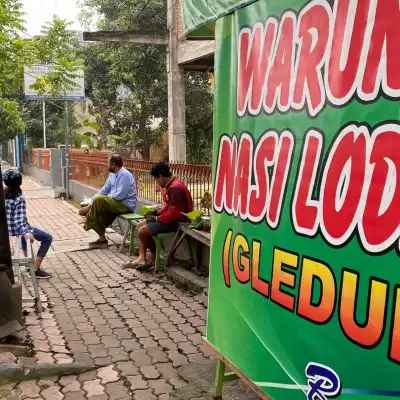 Warung Nasi Lodho Gledog (Bu Sri)