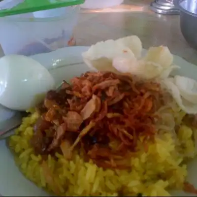 Rumah Makan Nasi Kuning " Inayah"