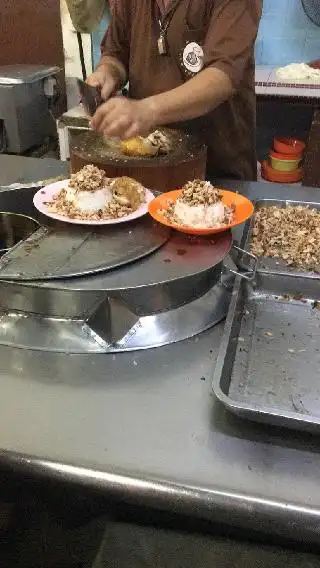 Kap Bung Steam Rice (巴刹街香浓盖饭)