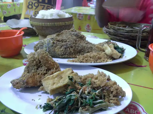 Gambar Makanan Ayam Kremes Surabaya 2