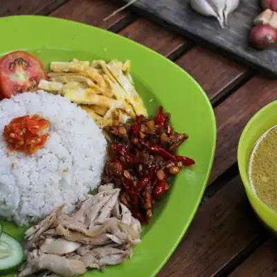 Nasi Gurih Ayam Suwir Mbah Amo, Gowongan