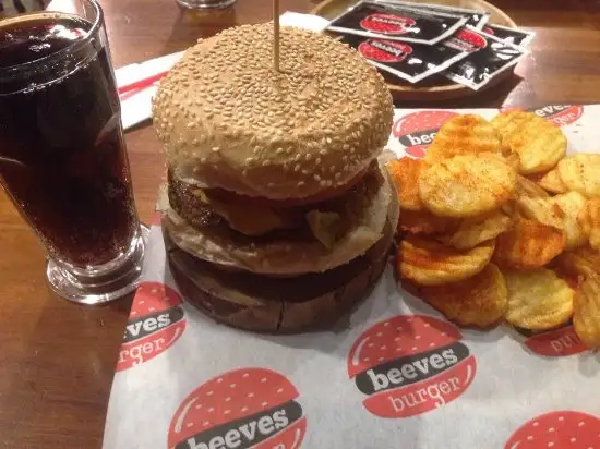 Beeves Burger'nin yemek ve ambiyans fotoğrafları 12