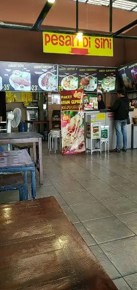 Gambar Makanan Ayam Goreng Karawaci Surabaya 1