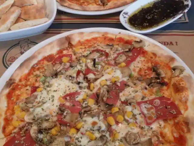 Raffaele Pizza'nin yemek ve ambiyans fotoğrafları 33