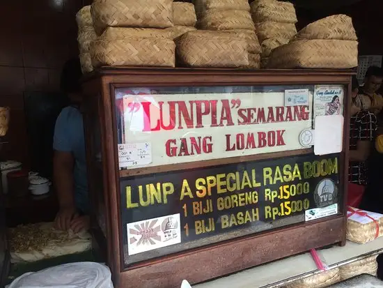 Gambar Makanan Loenpia Gang Lombok 12