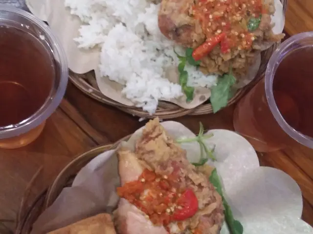 Gambar Makanan Ayam Geprek Juara Sambel Korek 15