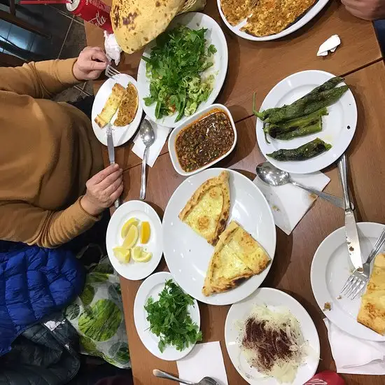 Şanlı Urfa Beyzade Kebap Lahmacun Salonu'nin yemek ve ambiyans fotoğrafları 1