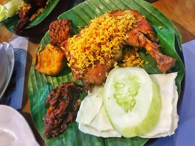 Gambar Makanan Ayam Penyet Ria "Khas Bu Ruth" 13