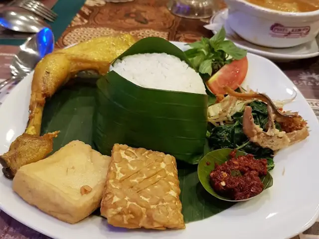 Gambar Makanan Pesta Keboen Restoran 23