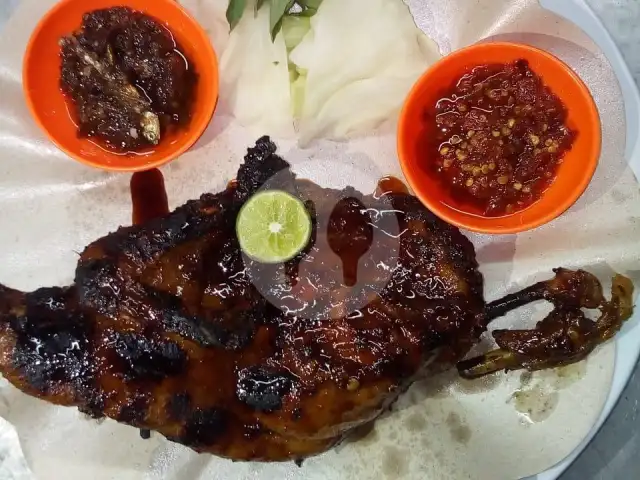 Gambar Makanan Bebek Mercon Surabaya, Kuta 6