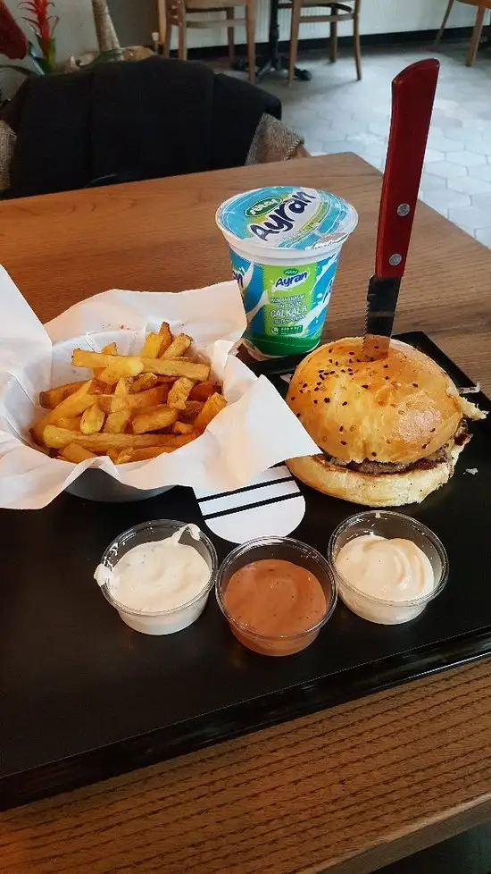 Unique Burgers'nin yemek ve ambiyans fotoğrafları 12