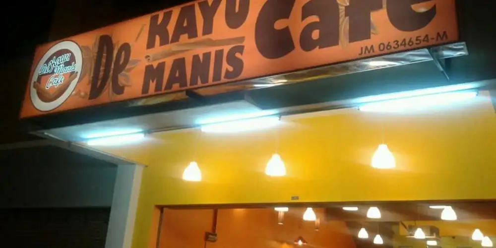 De' Kayu Manis Café