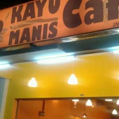 De' Kayu Manis Café