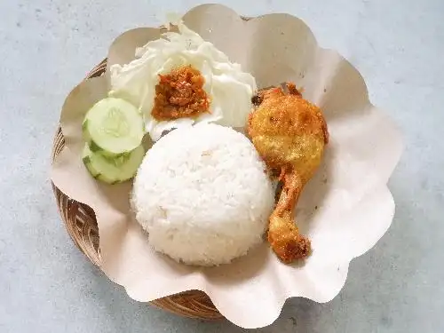 Ayam Tulang Lunak Atmo, Pucangan, Kartasura