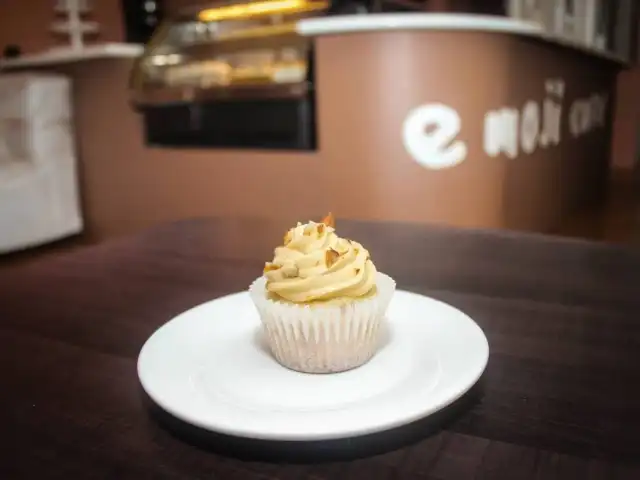 Emoji Cafe Food Photo 2