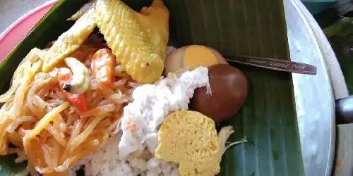 Nasi Liwet Solo Bu Is, Mayjend Sutoyo