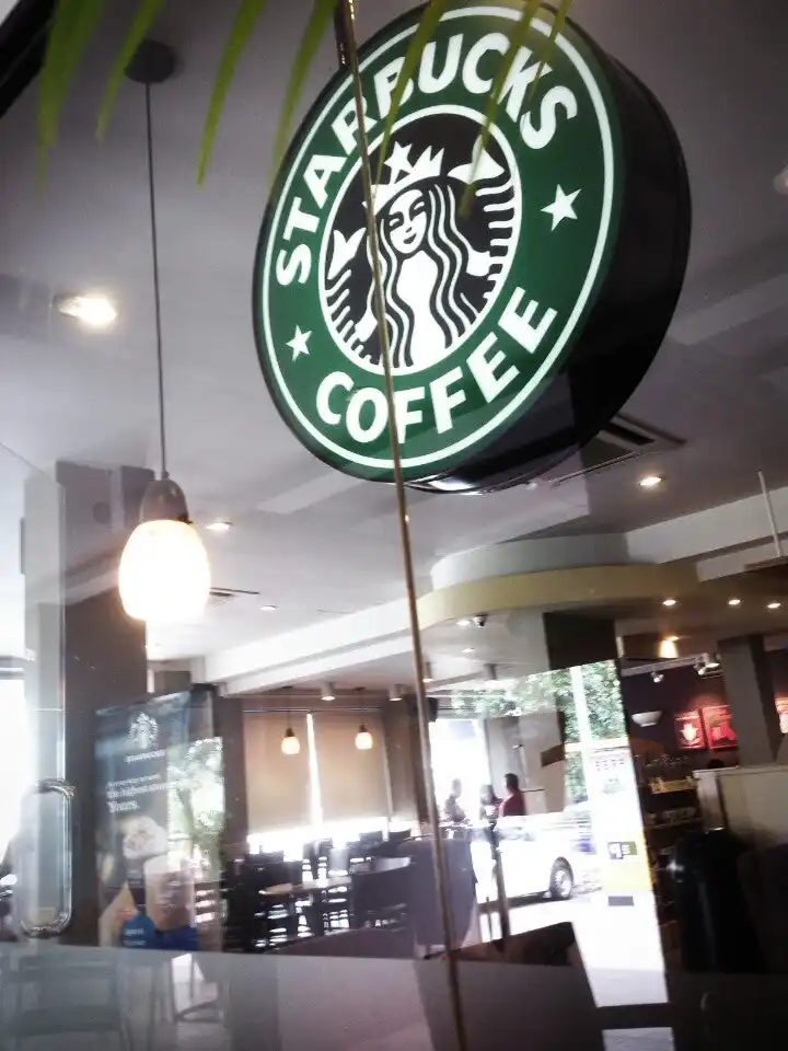 Starbucks TIS Square