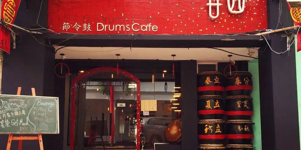 24 Festive Drums Cafe