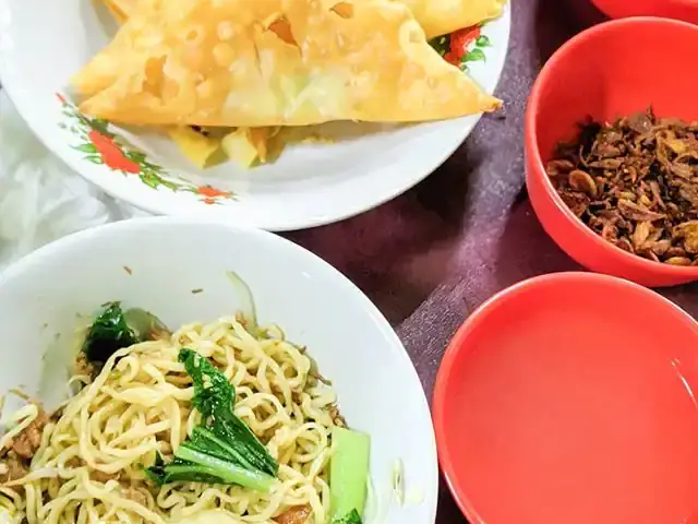 Gambar Makanan Bakmi Ayam Bangka Yung Lie 48 5