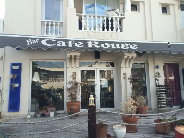 Rogue Cafe Bar'nin yemek ve ambiyans fotoğrafları 2